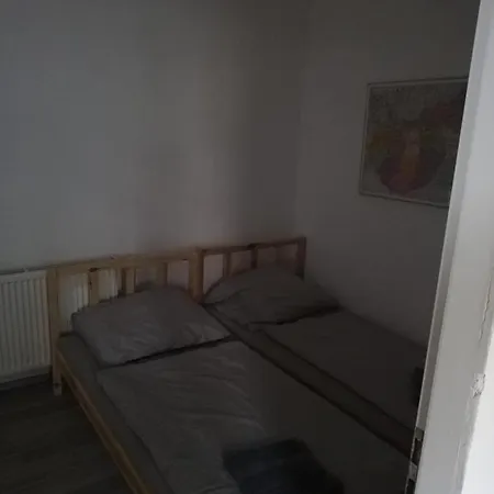 Downtown 4 Bedroom With Balcony On Szell K Street Apartament *